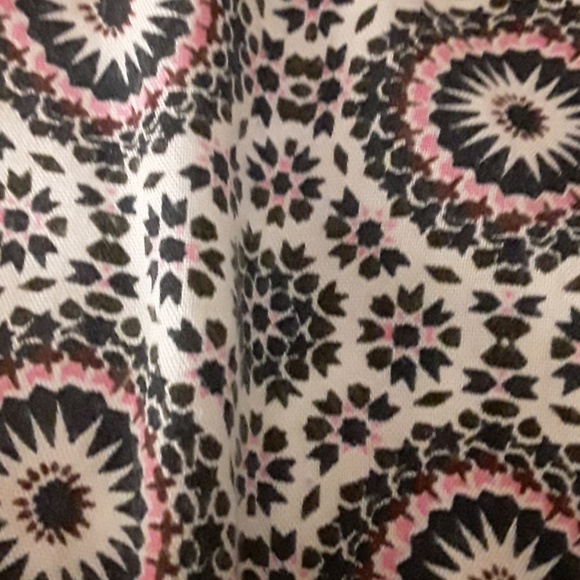 A dress - Picture 3 of 6